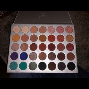 The Jaclyn Hill Palette